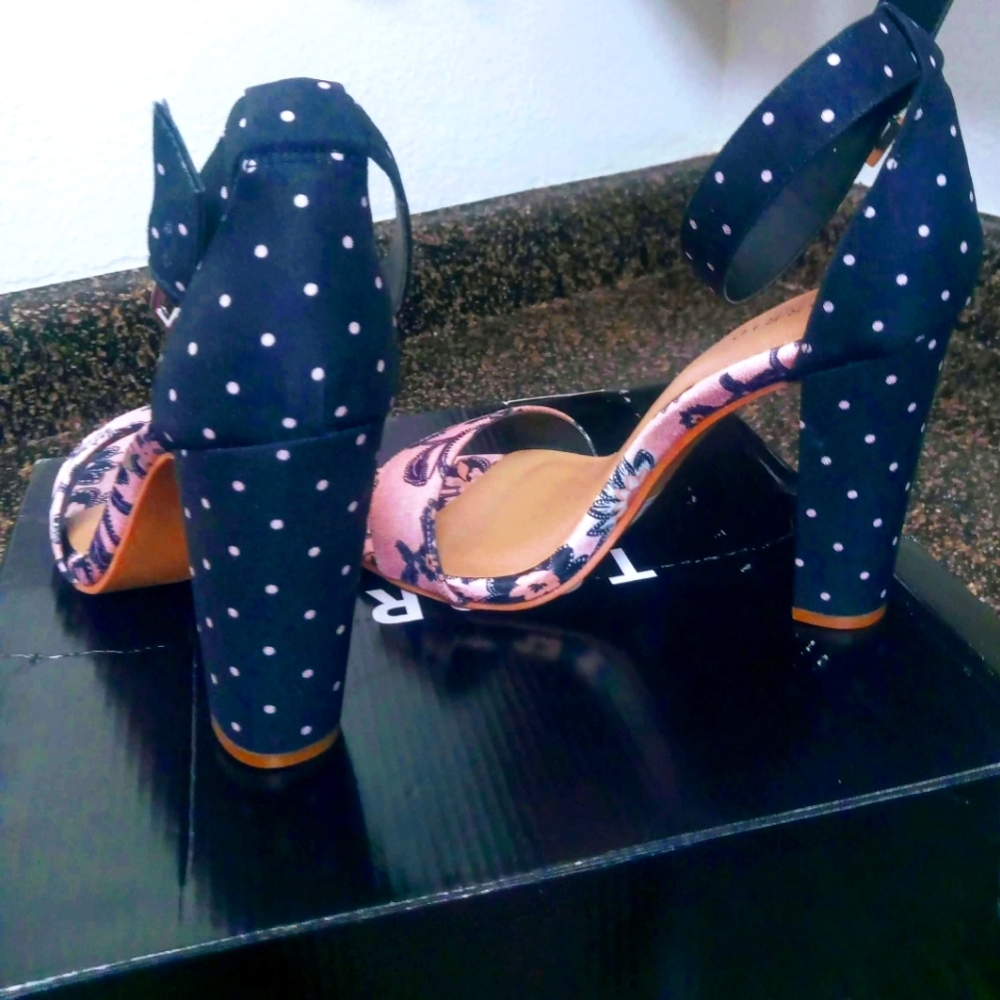 Torrid Navy and Pink heels 👠